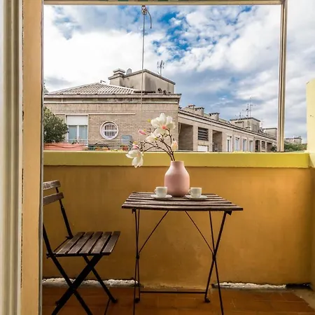 Joivy Lovely Studio For 2 With Balcony Near Duomo Milan Exterior photo